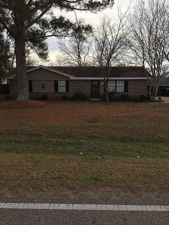 211 W King St, Headland, AL 36345 Zillow