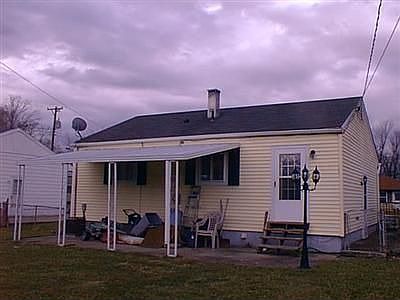 3rd image of 384 Murchison Ln