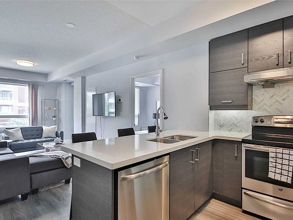 5th image of 1 Uptown Dr #202