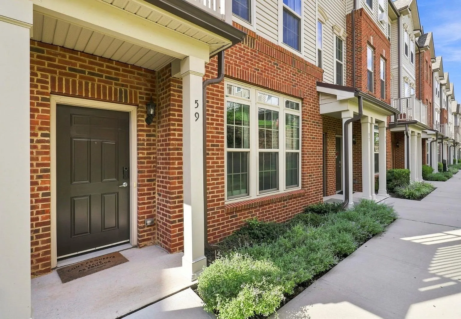 2 bed, 1250 sqft, $3,700 — Photo 1