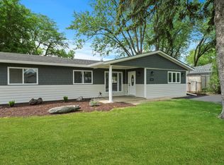 1513 Sequoia Ln, Darien, IL 60561