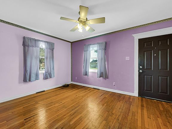 4th image of 5428 W White Oak Ave