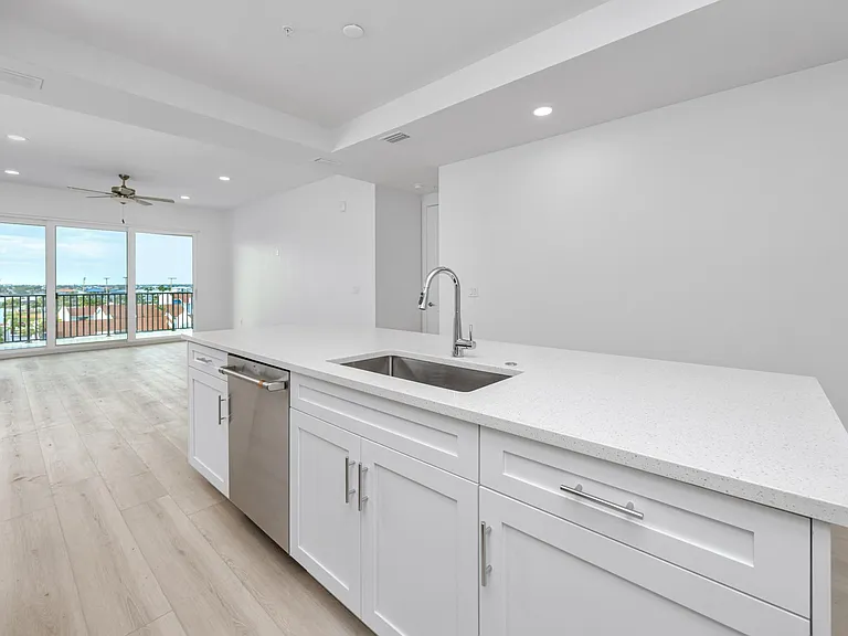 400 150th Ave #503 — Photo 14