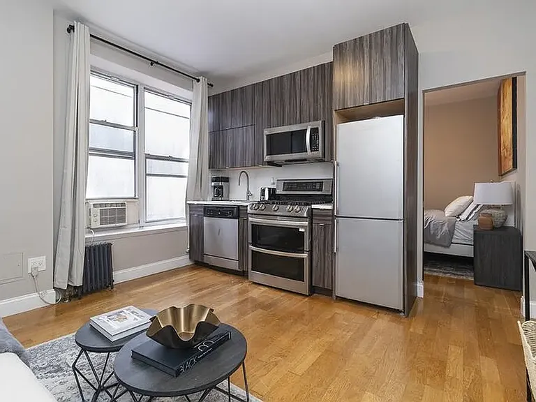 444 E 13th St #10 — Photo 9