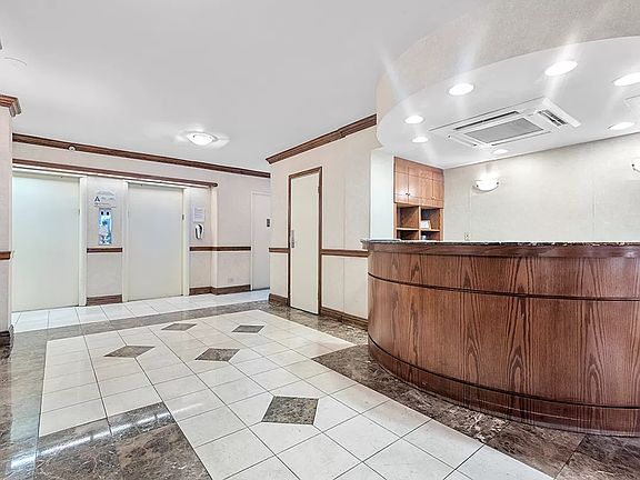 5th image of 240 E 55th St APT 4A