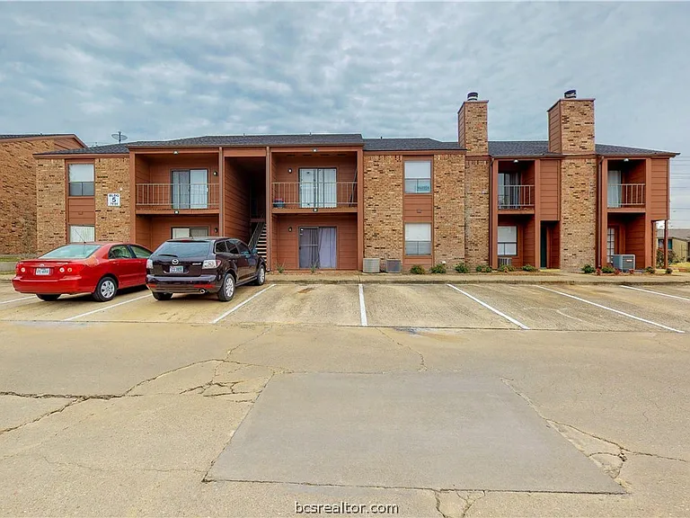 904 University Oaks Blvd #80 — Photo 1