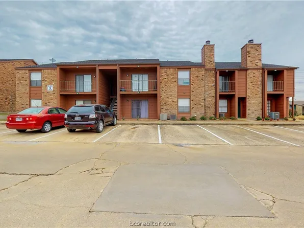 904 University Oaks Blvd, College Station, TX