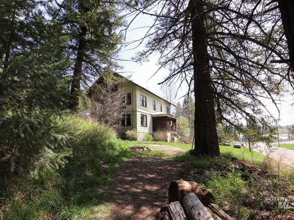 702 Park Ave, Bovill, ID 83806