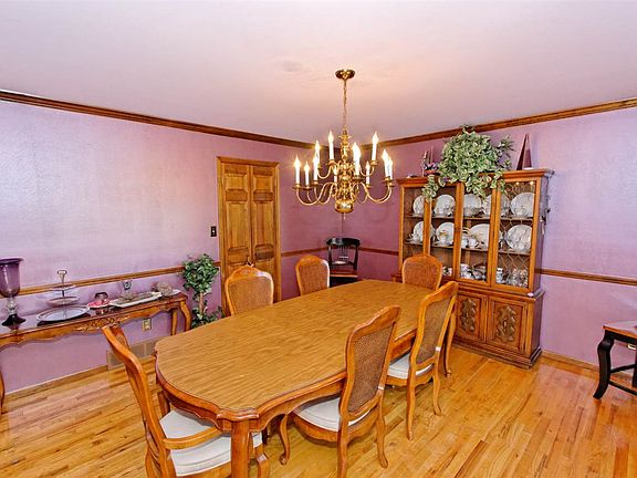 5th image of 4 Knollwood Dr