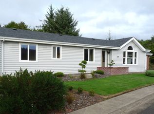 1090 SW Sailfish Loop, Waldport, OR 97394