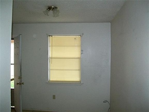 3rd image of 112 Helen Dr