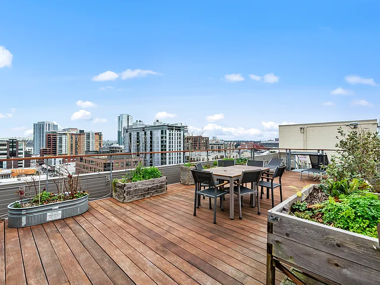 1314 NW Irving St #612 — Photo 24