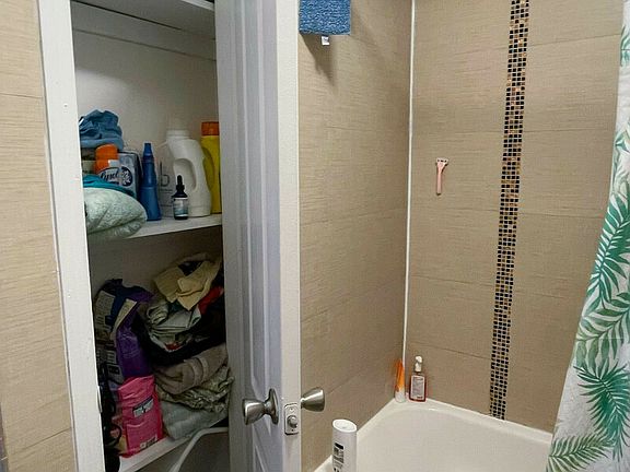 5th image of 328A Irving Ave #2A