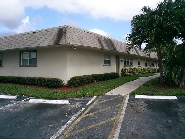 481 Banks Rd Margate, FL 33063 — Photo 11