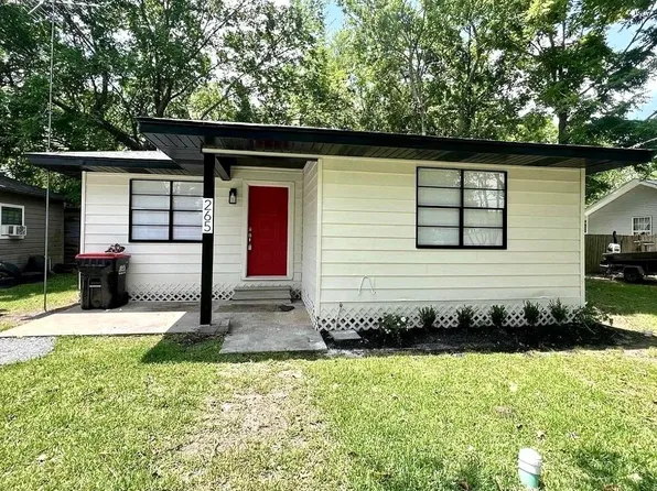 265 W Hartel St, Sour Lake, TX 77659