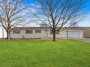 9702 Woods Ln, Hebron, IL