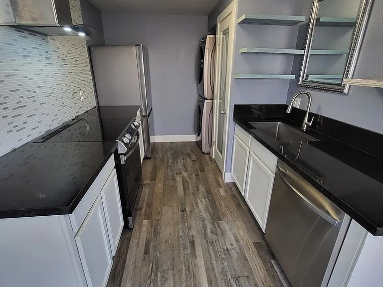 3410 Woodside Dr #30-B — Photo 4