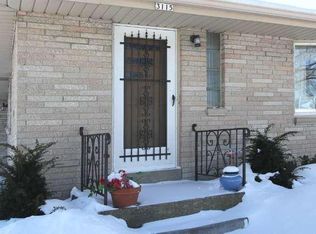 3115 W Vogel Ave, Greenfield, WI 53221