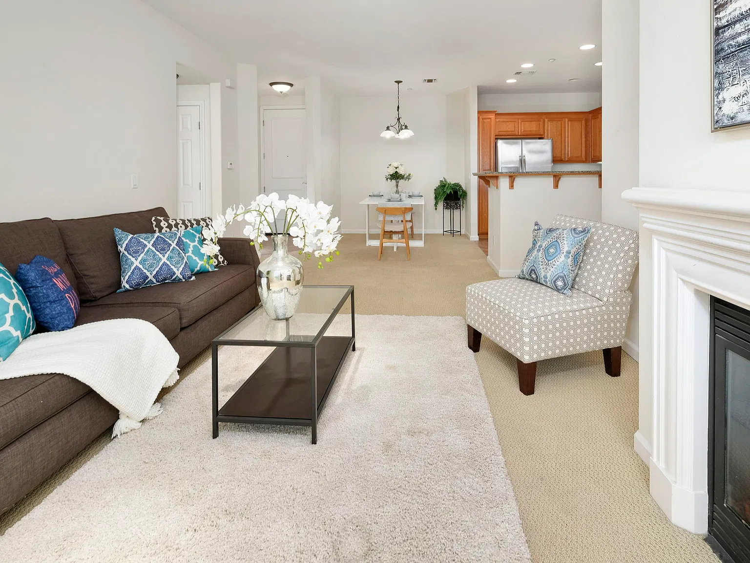 2 bed, 1105 sqft, $3,300 — Photo 3