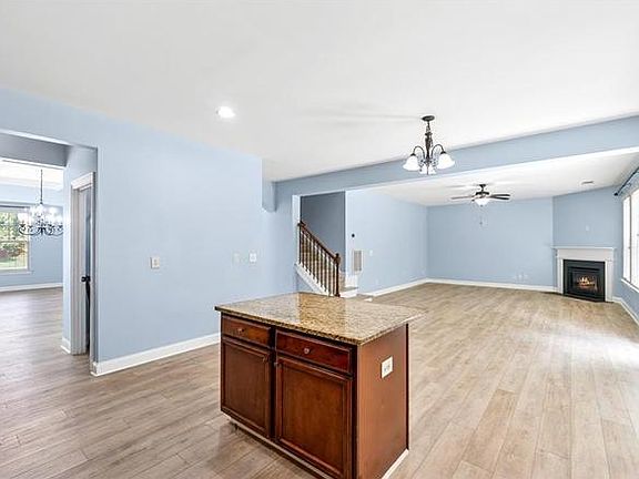 3rd image of 5430 Breckinridge Ln