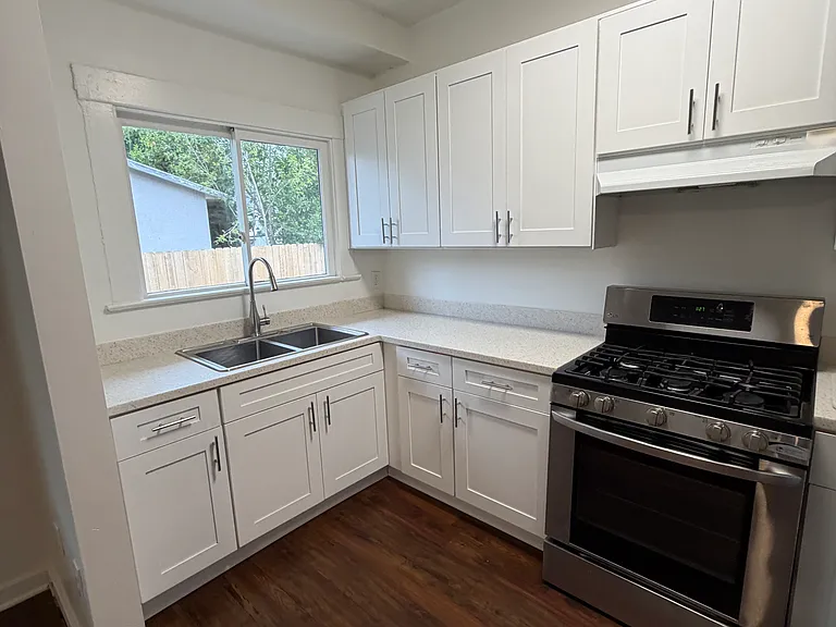 310 Ladera St #B — Photo 2