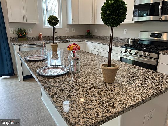 4th image of 35153 Wright Way