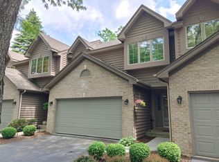 855 Millcreek Cir, Elgin, IL 60123