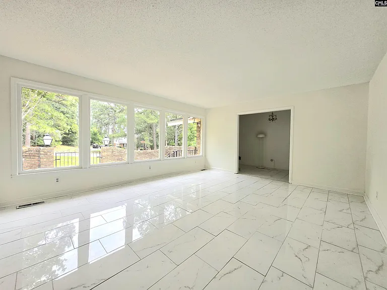 77 Northlake Rd — Photo 18
