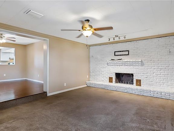 5th image of 105 Lochinvar Dr
