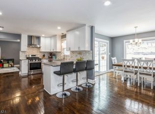 66 Seney Dr, Bernardsville, NJ 07924