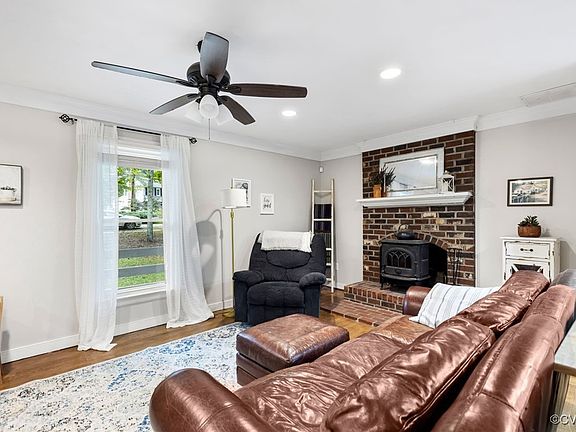 5th image of 10179 Suzanne Dr