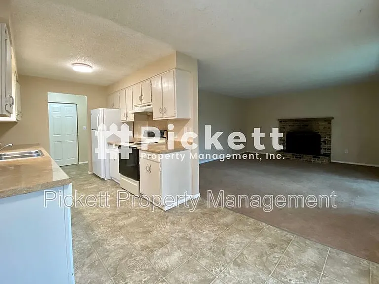 11660 Schold Rd NW #A — Photo 3