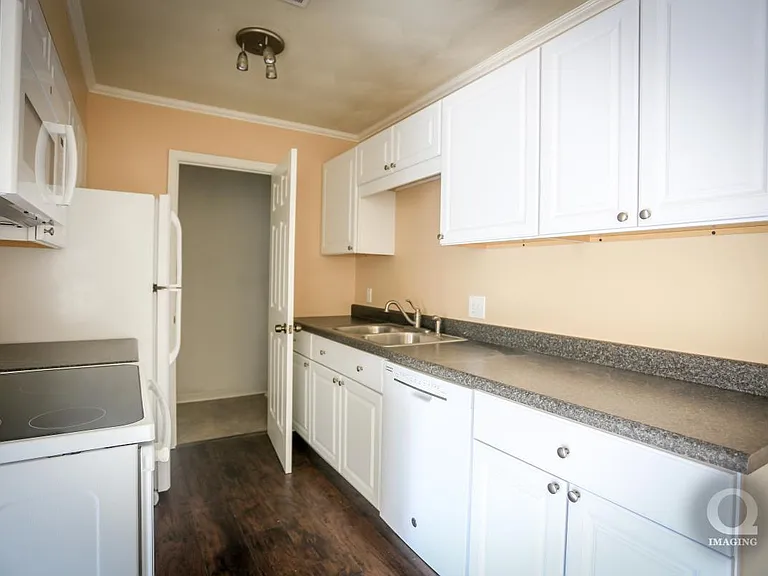 909 Montgomery St #3 — Photo 15