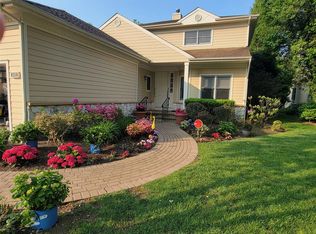 531 Dorado Ct, Roslyn, NY 11576