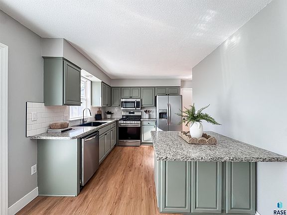 5th image of 6509 W Essex Dr