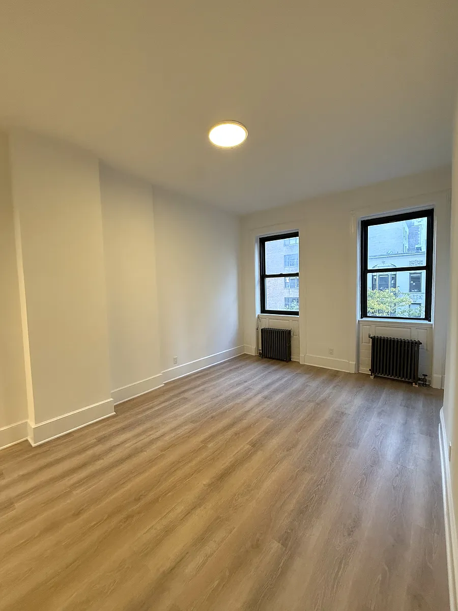 Photo 2 of 13 - 1061 Madison Ave #4A - Manhattan, NY Building Photo - 1061 Madison Ave #4A