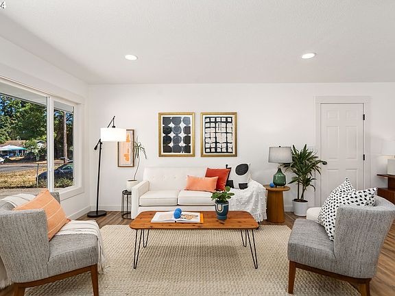 3rd image of 6284 SE Alder Pl