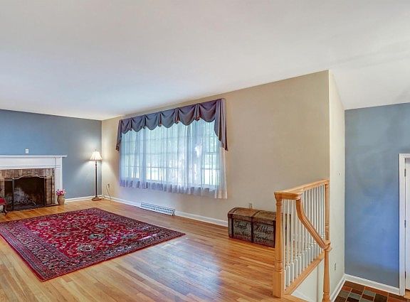 4th image of 1200 Country Club Dr