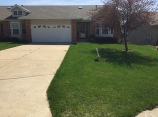 4 Braewood Ct, Saint Charles, MO 63301