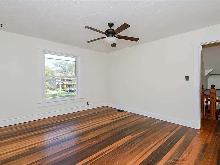 320 Park Dr — Photo 26