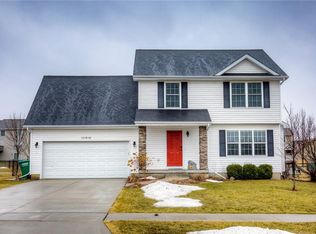 10516 Stonebridge Dr, Johnston, IA 50131