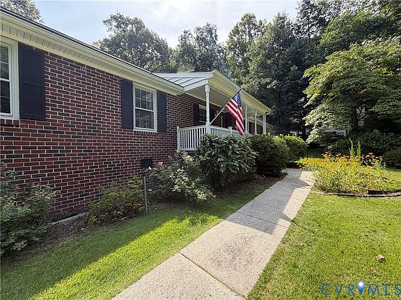 3rd image of 3933 Dunraven Rd
