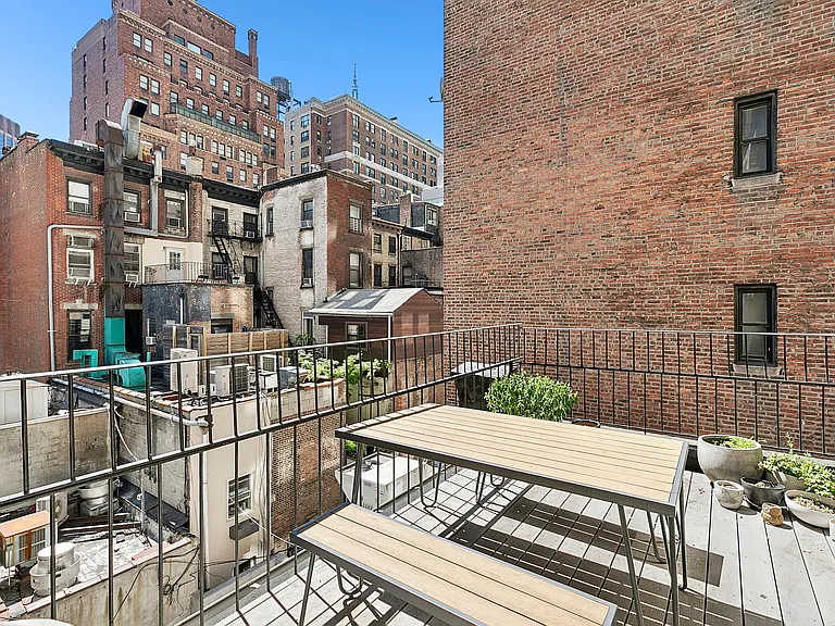 346 Lexington Ave #3R — Photo 6