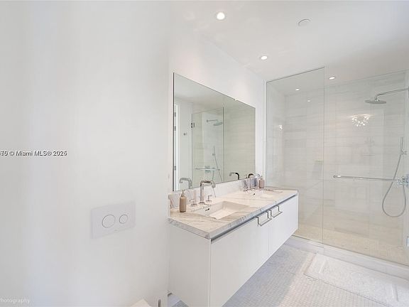 3rd image of 700 NE 26th Ter Unit 3204