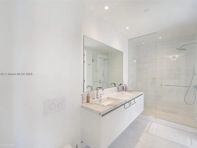700 NE 26th Ter #3204 — Photo 3