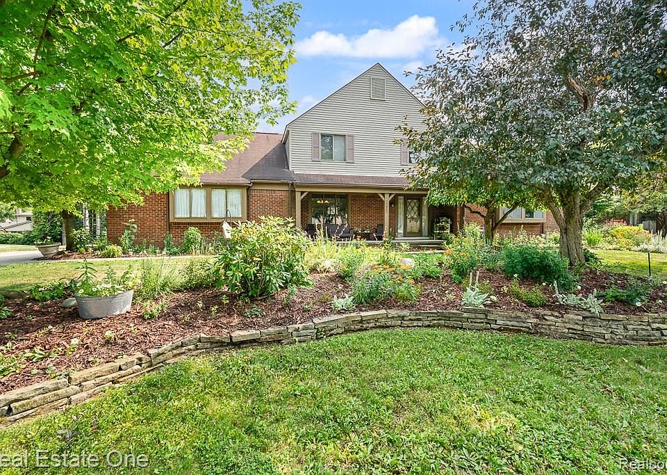 1st image of 2355 Hillendale Dr