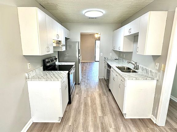 4th image of 2938 Greenon Ln