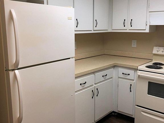 4th image of 2933 Regency Dr #2933
