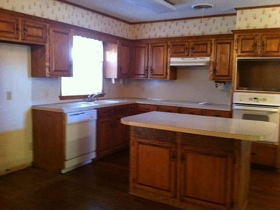 2nd image of 2602 S Elmwood Dr