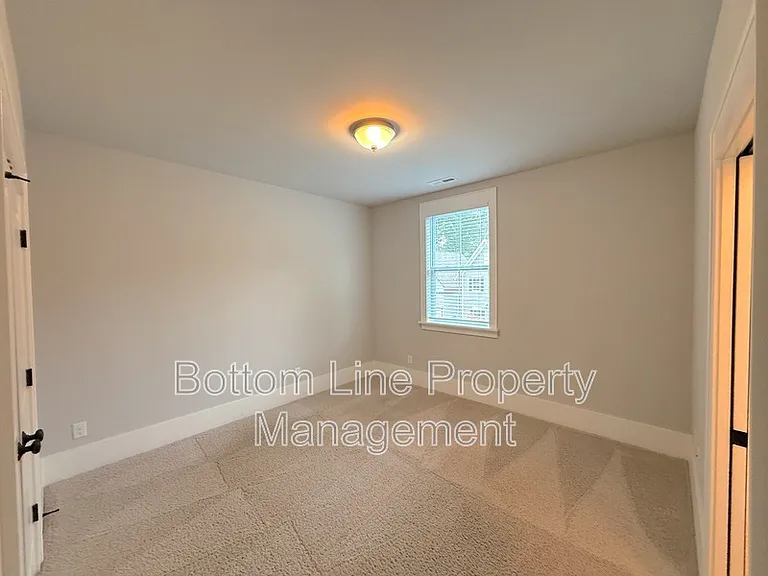 5218 Kelly St — Photo 17